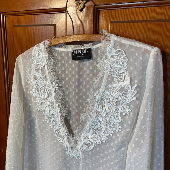 Romantic White Lace Top - Picture 3 of 16
